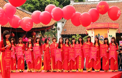 Весенняя атмосфера по всей стране от провинции Диенбиен до островов Чыонгша